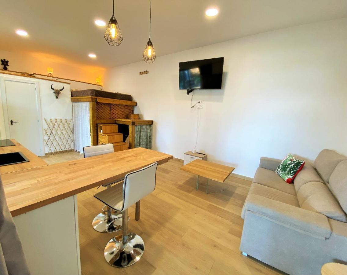Villa Sitges El Ranch Amaizing Outdoor Areas Beaches At 5 Minutes Walk Sitges At 15 Min Drive Ac Pool Jacuzzi & Garden Xxl Calafell Buitenkant foto
