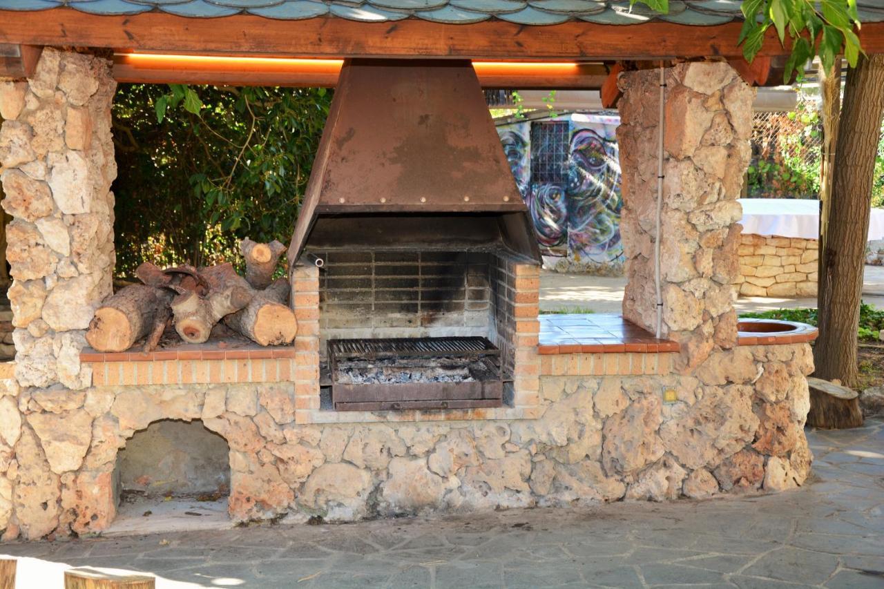 Villa Sitges El Ranch Amaizing Outdoor Areas Beaches At 5 Minutes Walk Sitges At 15 Min Drive Ac Pool Jacuzzi & Garden Xxl Calafell Buitenkant foto
